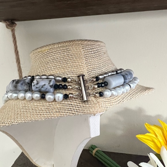 Handmade freshwater pearl, agate, and skull triple strand necklace 💀💀💀 - Picture 6 of 6